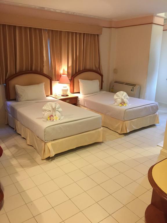 Smile Inn Patong Exterior photo