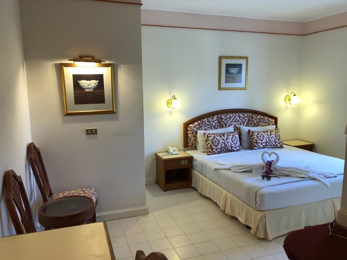 Smile Inn Patong Exterior photo